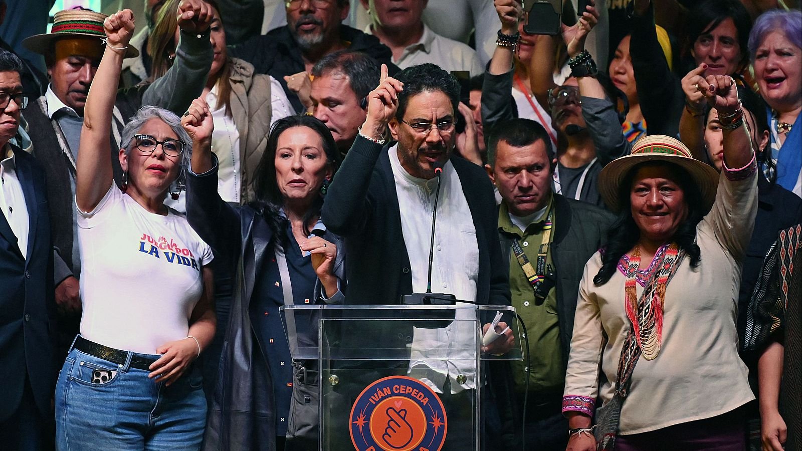 Cepeda impugna resultados con más de 57 mil reclamaciones mientras crece presión sobre triunfo de De la Espriella