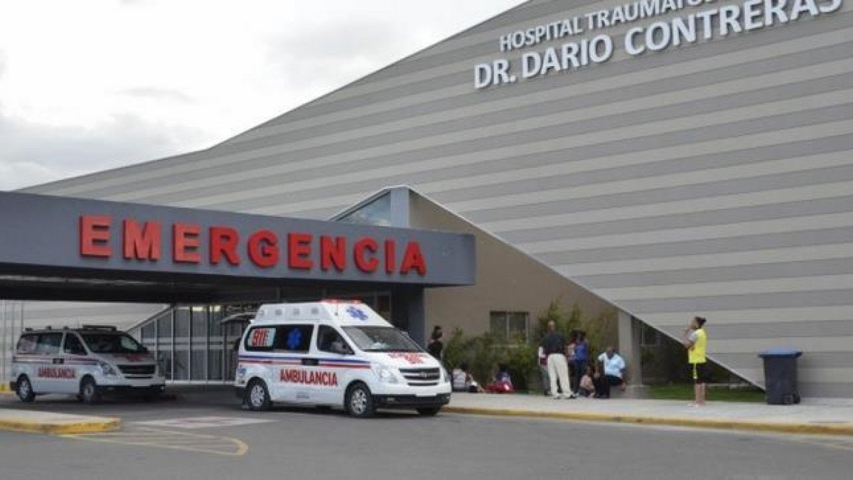 Horror en el Darío Contreras: hombre armado irrumpe en emergencia y mata a una mujer a tiros