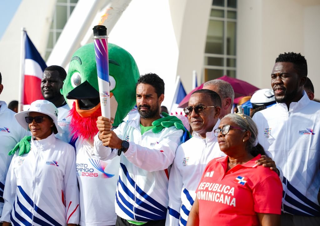 Monte Plata reafirma su título de “Cuna de los Campeones” con multitudinario recibimiento a la antorcha de Santo Domingo 2026