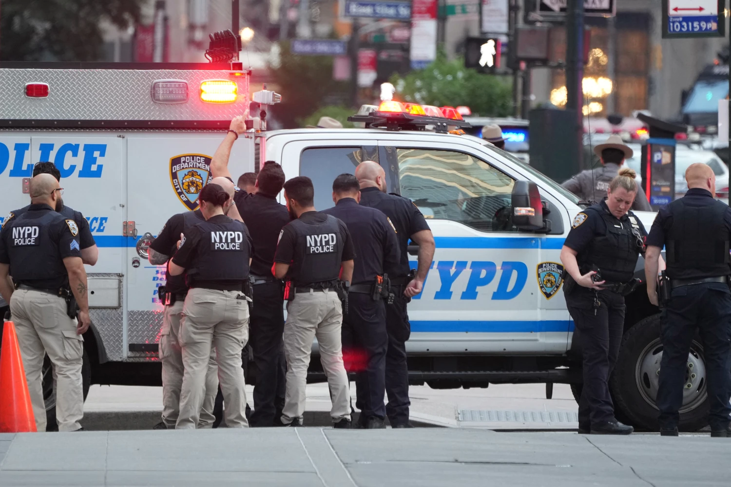 Nueva York: ola de violencia deja policías heridos, tiroteos y 11 lesionados en centro juvenil