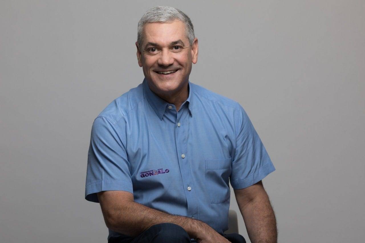 Gonzalo Castillo vuelve al escenario político y anuncia su candidatura presidencial para 2028