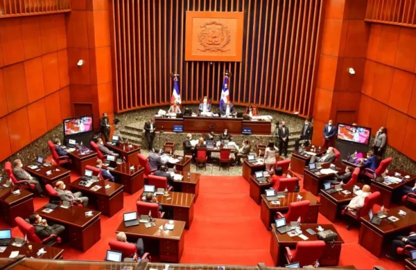 Senado aprueba cambios a ley de residuos sólidos; proyecto pasa al Poder Ejecutivo
