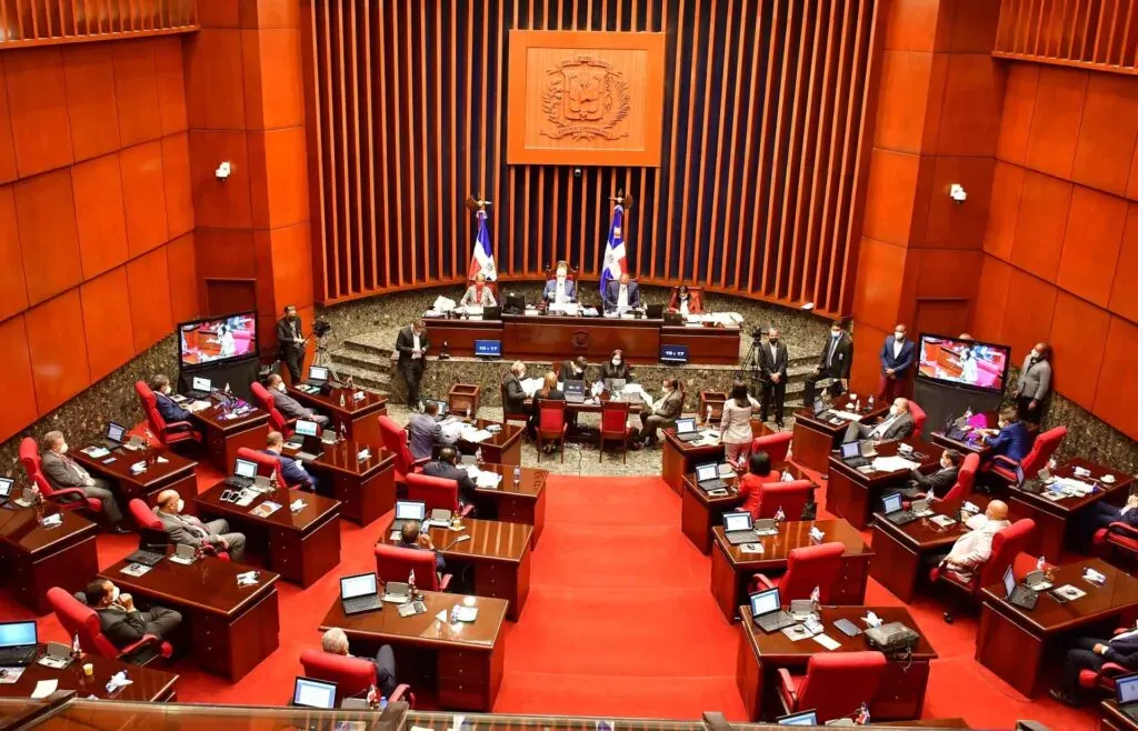 Senado aprueba cambios a ley de residuos sólidos; proyecto pasa al Poder Ejecutivo
