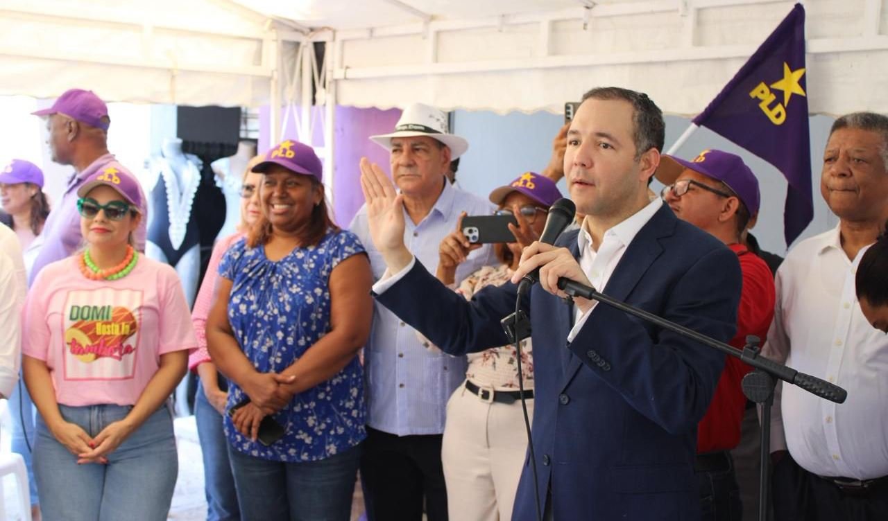 Johnny Pujols destaca legado de los gobiernos del PLD y llama a reorganizar el partido rumbo a 2028