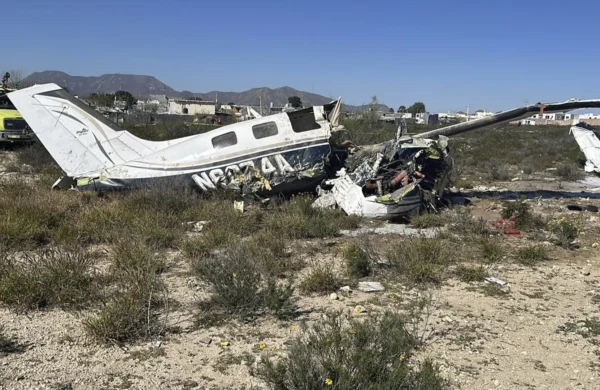 Mueren 11 personas tras estrellarse avioneta de paracaidismo en Francia