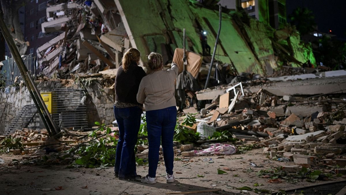 Desesperación en Venezuela: familias buscan a desaparecidos entre los escombros tras el terremoto