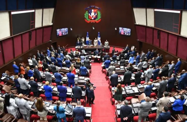 Cámara de Diputados aplaza para este viernes discusión del informe sobre el nuevo Código Penal