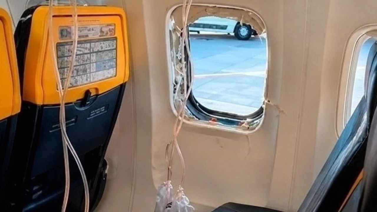 Pasajero sobrevivió a succión parcial en vuelo de Ryanair sobre Macedonia