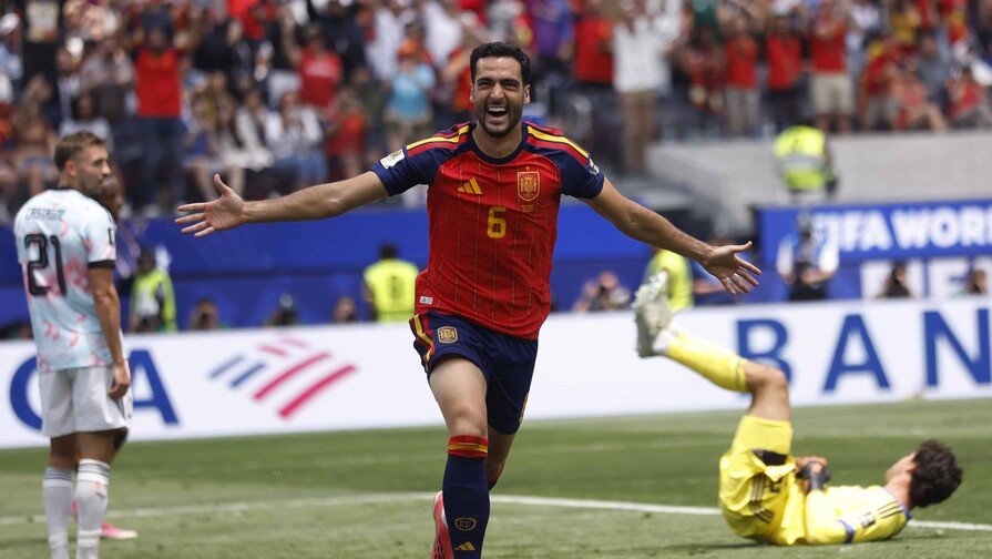 Merino volvió a ser héroe con gol al 88’ que clasificó a España