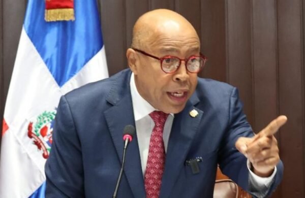 Pacheco convocó sesión extraordinaria para este sábado a las 10:00 a.m.