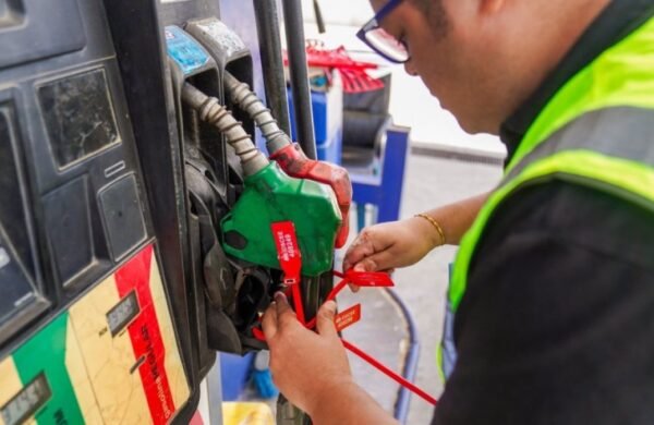 Gasolina regular y gasoil acumulan RD$8 menos en dos semanas