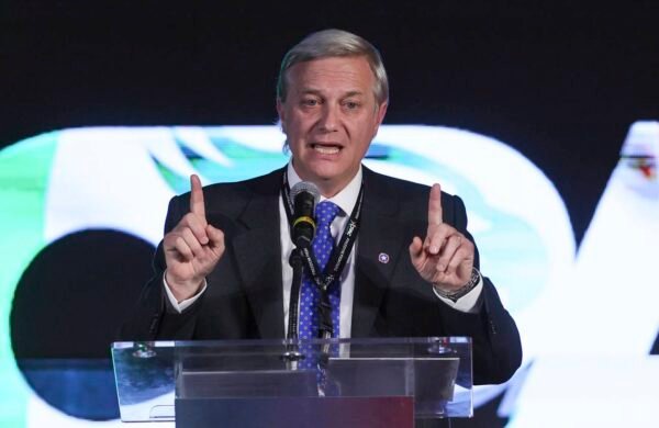 Kast confía en mayor respaldo a su megarreforma tributaria