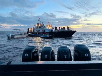Rescatan con vida a 67 personas tras naufragio de un ferry en Guyana; continúan búsqueda de desaparecidos