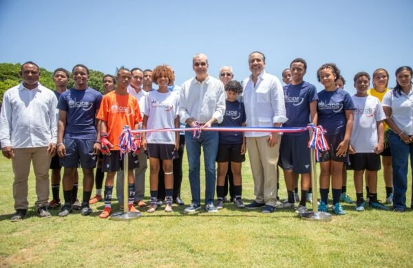 Abinader inaugura Centro de Iniciación Deportiva Escolar en Hogar Escuela Savio
