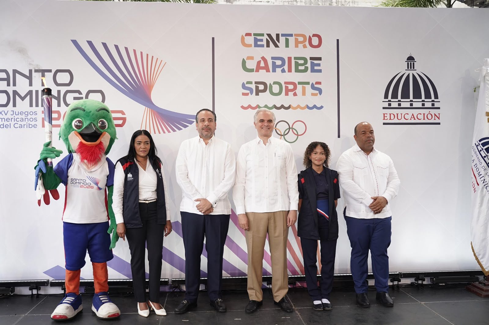 Luis Miguel De Camps recibió la antorcha de los Juegos 2026