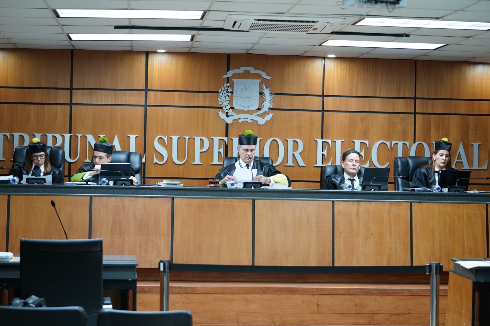 TSE deja en fallo reservado demanda contra decisión del PLD
