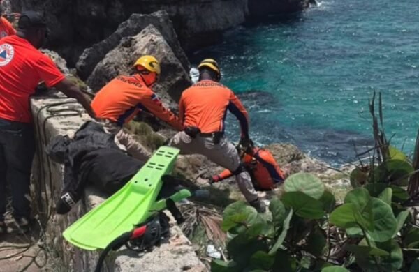 Defensa Civil activa operativo tras caída al mar Caribe