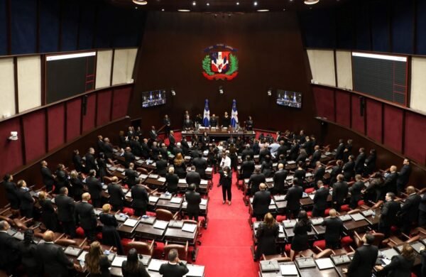 Reforma laboral entra en etapa crítica en el Congreso