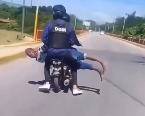 Video muestra traslado irregular de extranjero en San Juan