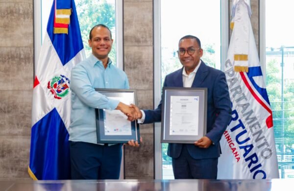 Departamento Aeroportuario recibe doble recertificación ISO en calidad y antisoborno