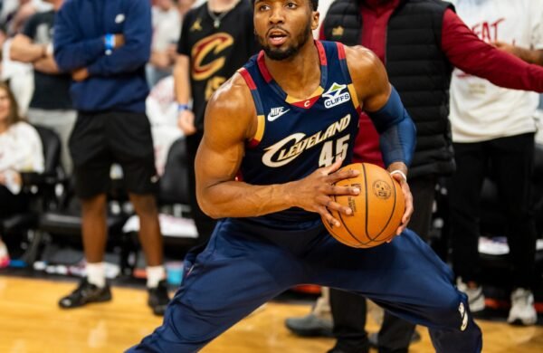 Mitchell aseguró su futuro en Cleveland hasta 2031