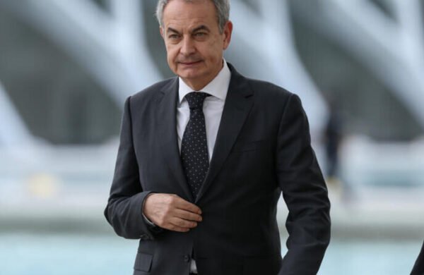 Presidente de Plus Ultra admite contrato con empresas vinculadas a Zapatero