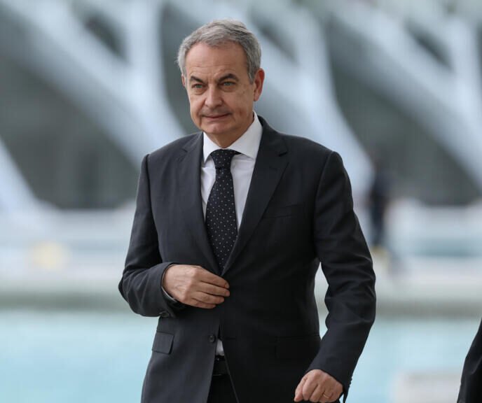 Presidente de Plus Ultra admite contrato con empresas vinculadas a Zapatero