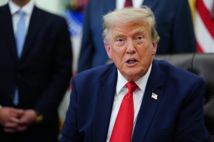 Trump propone multas de hasta $3,500 en tribunales migratorios