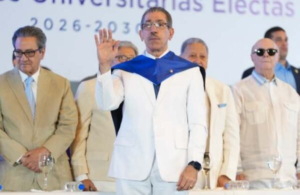 Jorge Asjana David juramentado rector de la UASD para 2026-2030