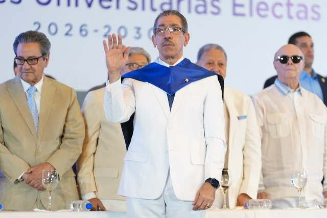 Jorge Asjana David juramentado rector de la UASD para 2026-2030