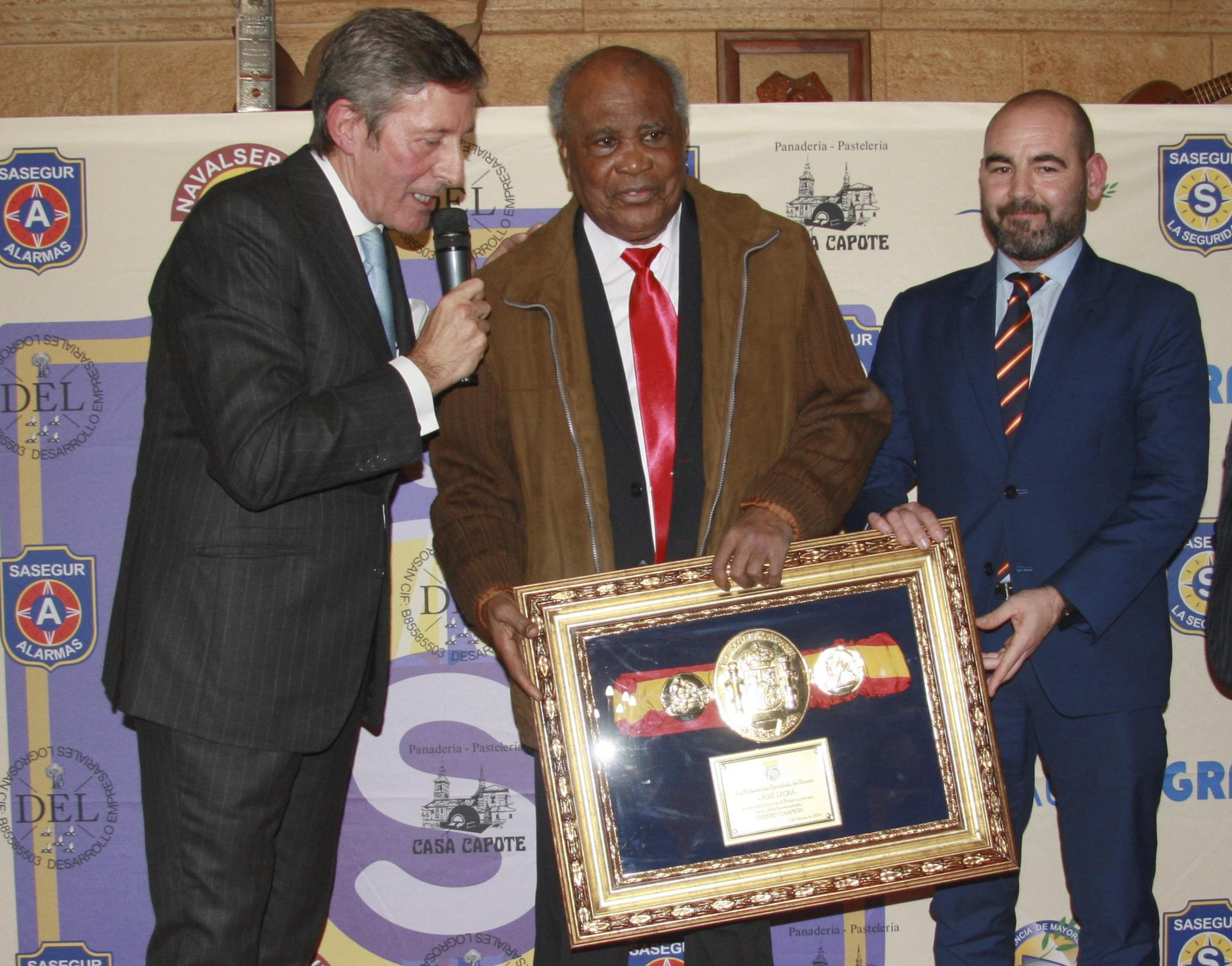 Muere José Legrá, leyenda del boxeo español y bicampeón mundial del peso pluma