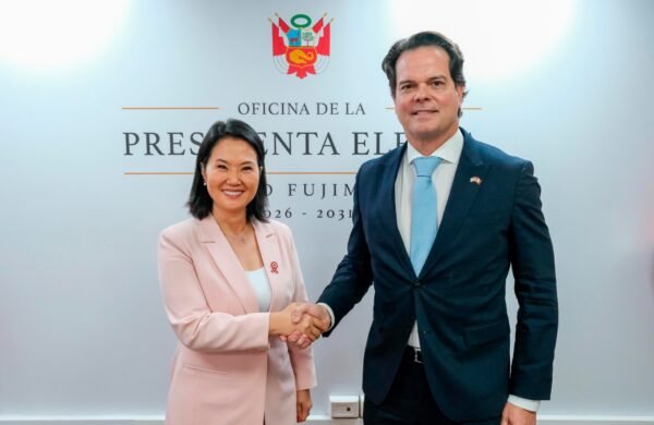 EE.UU. amplía cooperación con Perú tras investidura de Keiko Fujimori