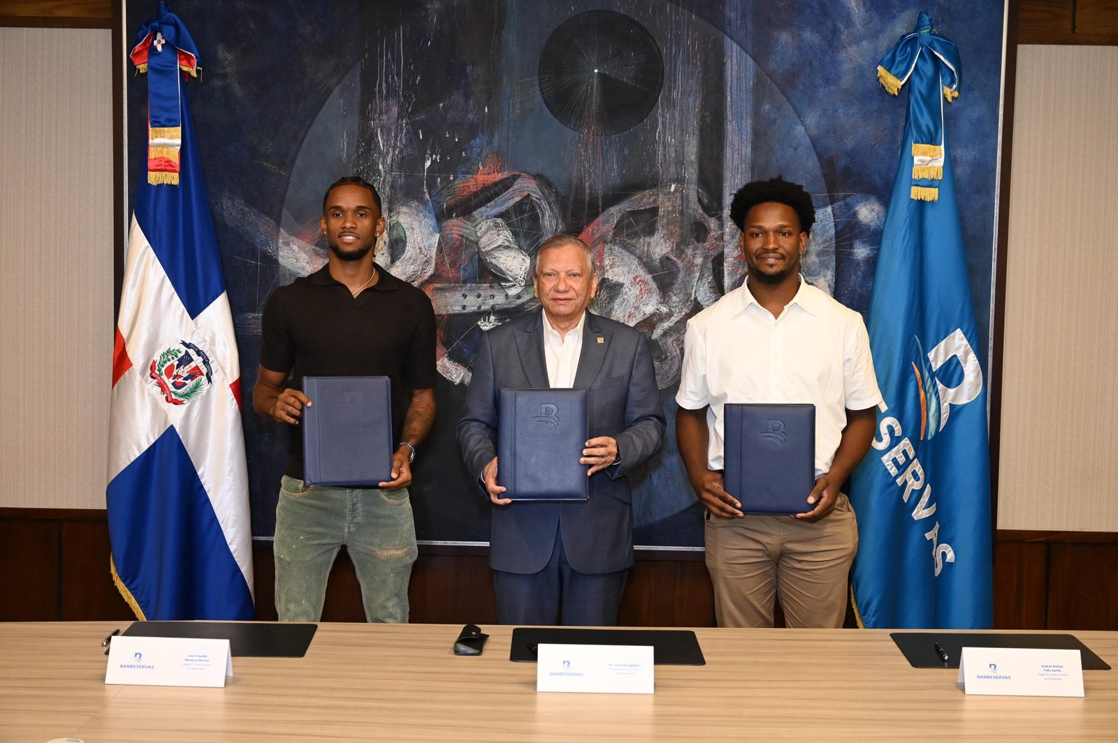 Banco de Reservas lanzó alianza con estrellas del baloncesto dominicano