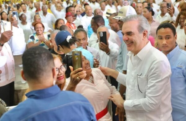 Abinader encabezará entrega de viviendas y escuelas en el Gran Santo Domingo