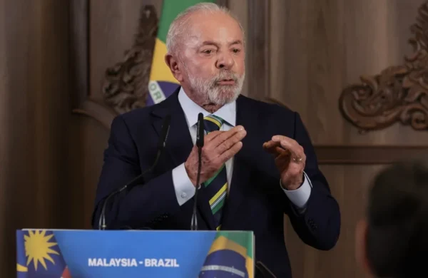 Lula acusa a Flávio Bolsonaro de ‘traición’ por proponer acuerdos fuera del Mercosur