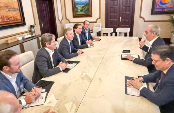 Abinader recibió informe sobre avances del sector cañero