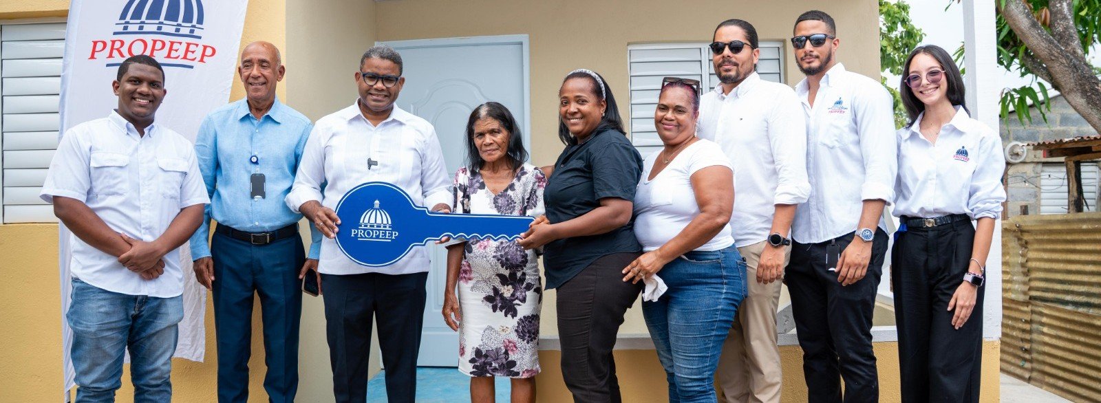 Propeep entrega vivienda digna a doña Olinda en Manoguayabo