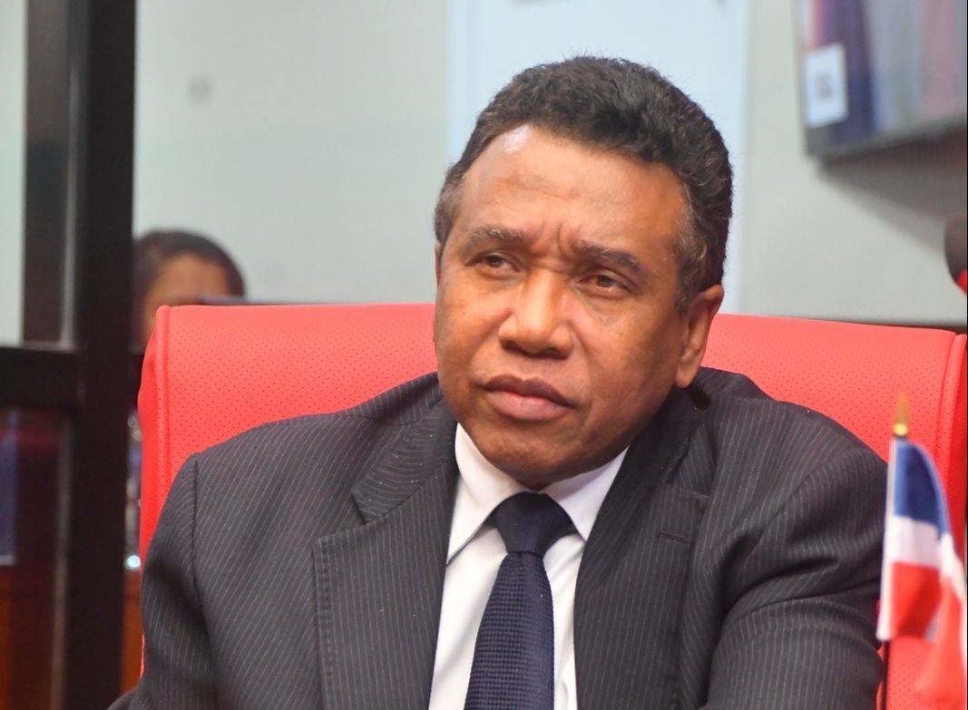 Senador planteó excluir prisión en delitos contra libertad de información