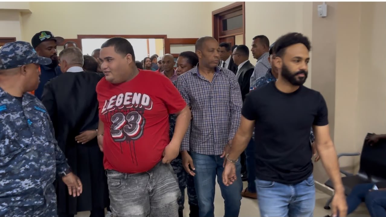 Imponen 12 meses de prisión preventiva a dos acusados por asalto en Monte Plata