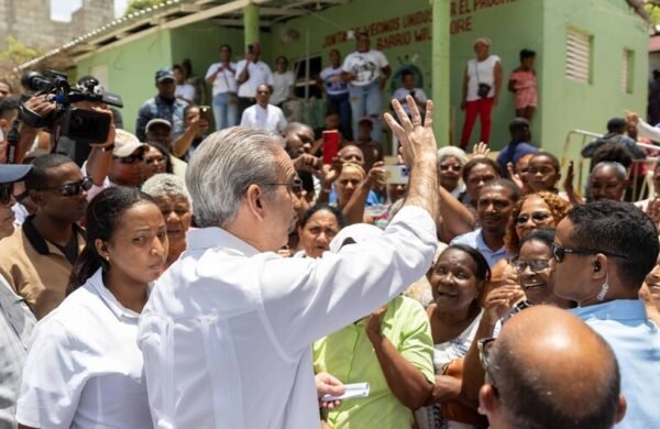 Abinader entregará títulos y celebrará Día de los Padres en el Gran Santo Domingo