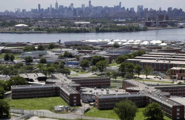 Informe revela crisis y cultura de impunidad en cárceles de Nueva York