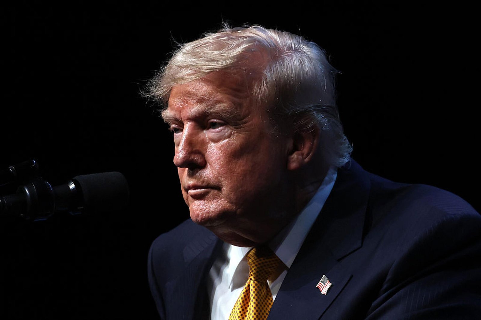 Trump rechaza suspender controles del ICE tras muertes en operativos migratorios