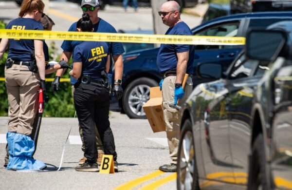Trump ordenó suspender detenciones de vehículos de ICE tras muertes