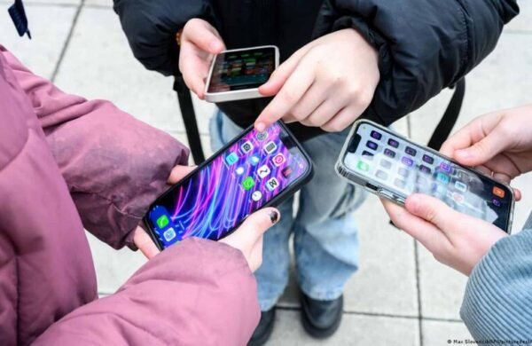 Nueva York aprueba normas para limitar funciones adictivas en redes sociales