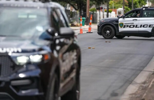 Hijo de migrante mexicano exigió investigación tras muerte a manos de ICE