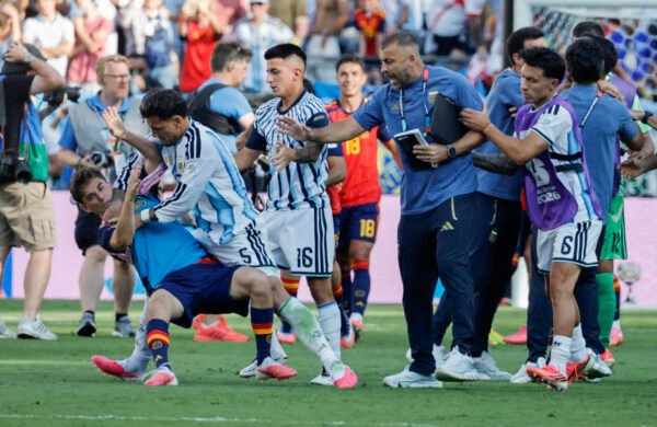 FIFA abre proceso disciplinario contra AFA y jugadores tras final del Mundial