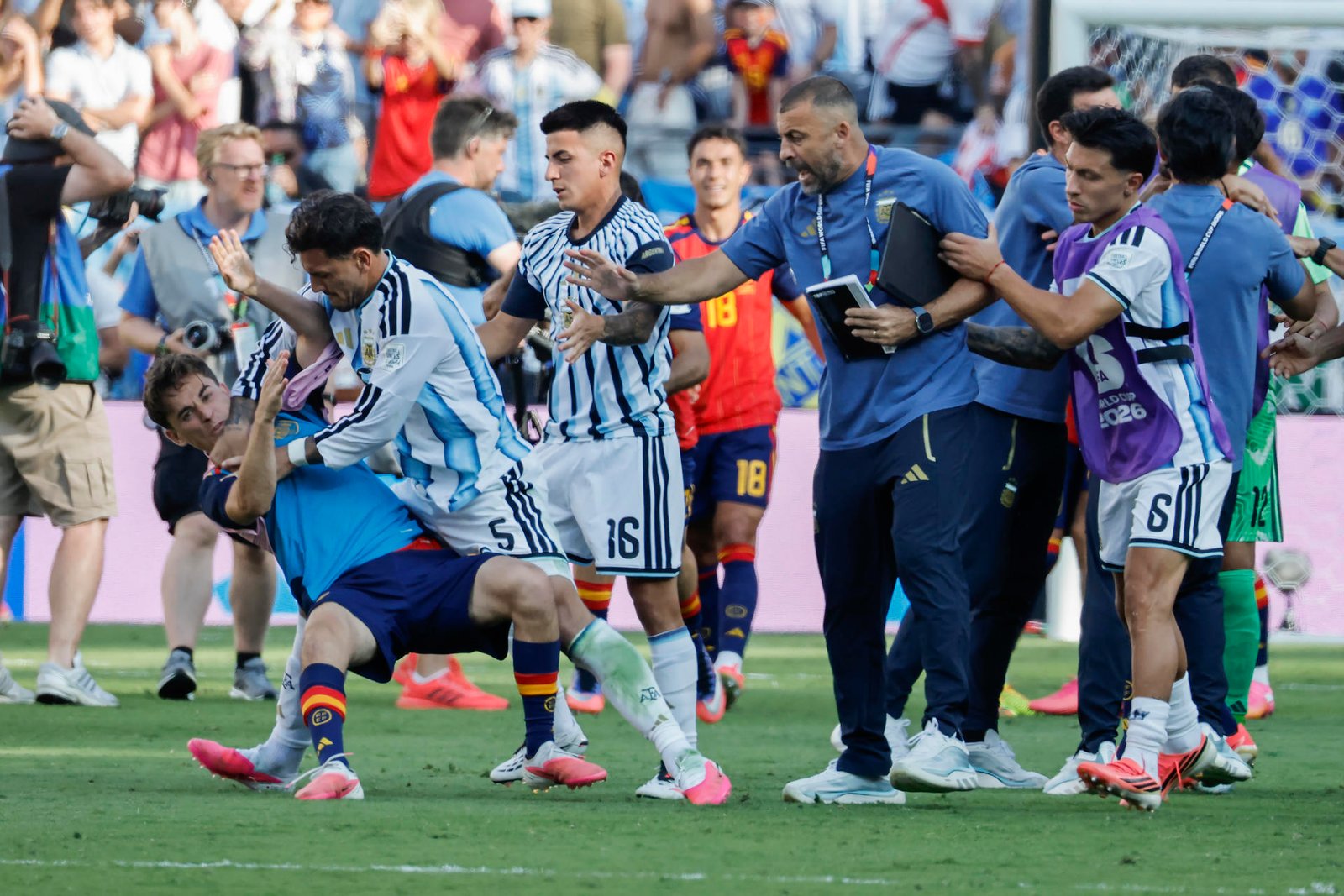 FIFA abre proceso disciplinario contra AFA y jugadores tras final del Mundial