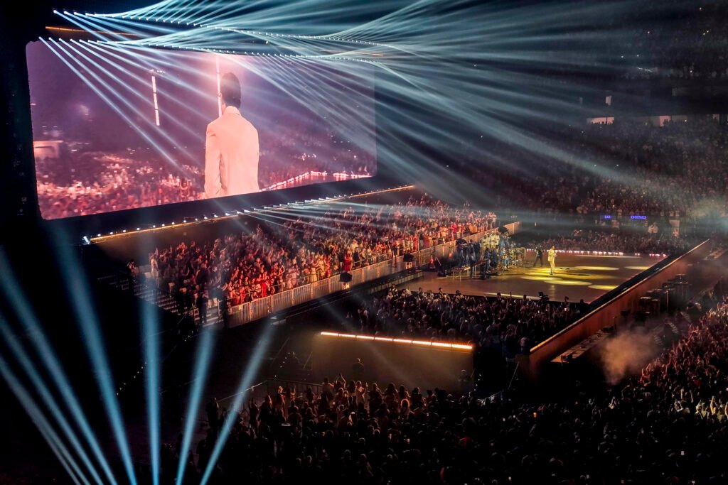 El Conejo Malo desata fiebre latina en Plenitude Arena