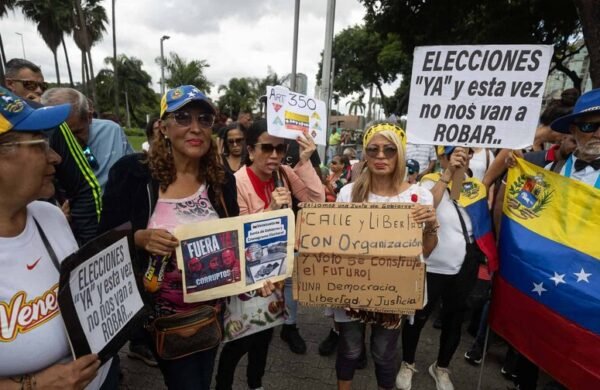 Protesta sindical pidió salida del Gobierno y criticó respuesta a terremotos