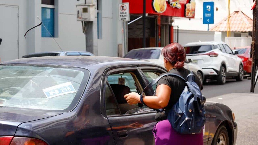 Santiago inició aumento de pasaje urbano de RD$35 a RD$40
